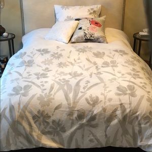 Kate Spade dorm room bedding